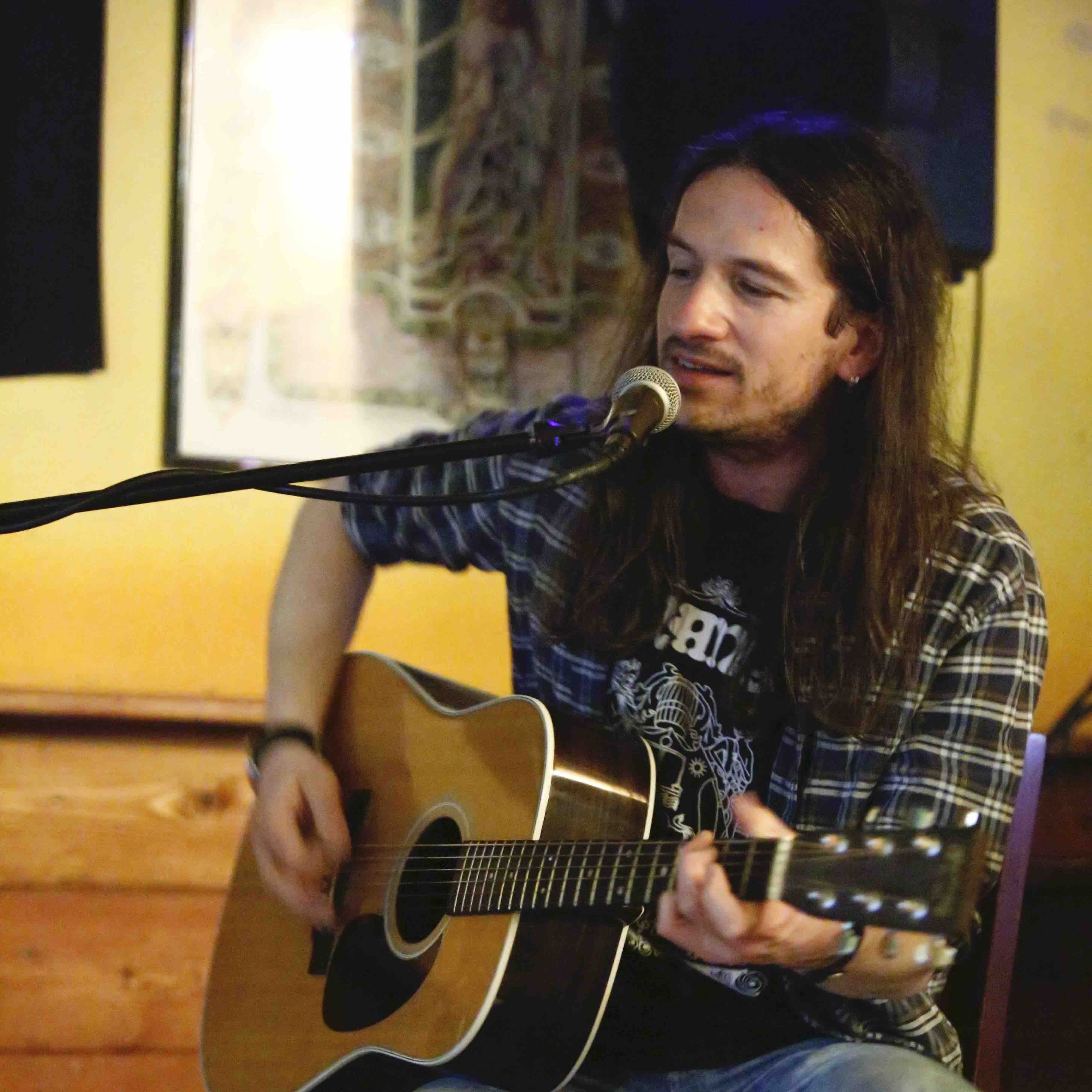 Mister Peculiar – Guitarist, singer, songwriter and composer