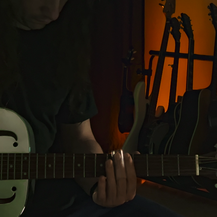 Mister Peculiar – Guitarist, singer, songwriter and composer - Guitar solos